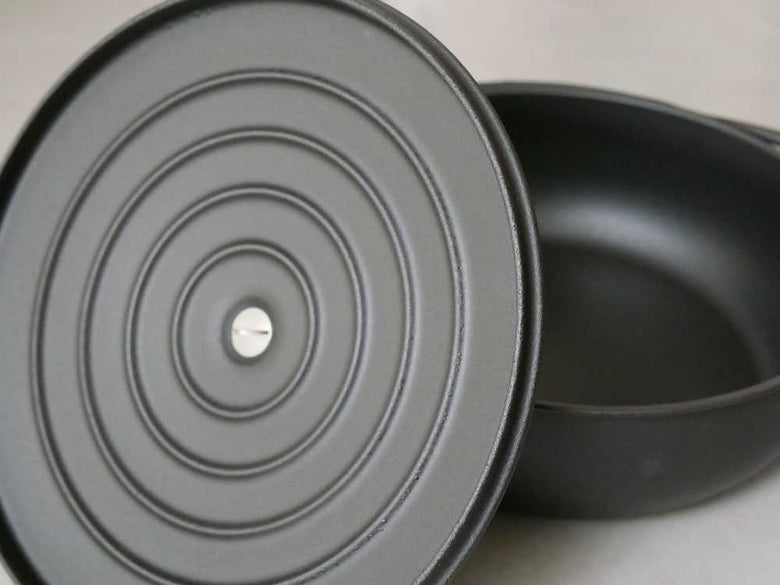 UNILLOY軽量鋳物ホーロー鍋と蓋