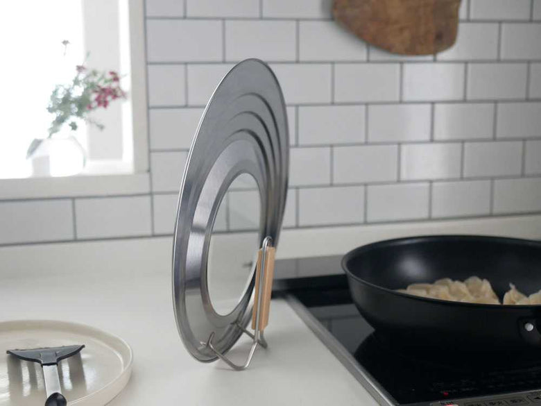 ステンレス製フライパンカバー、木製ハンドルと耐熱ガラス窓付き