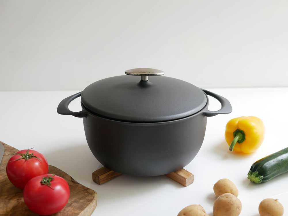 【UNILLOY/ユニロイ】軽い鋳物ホーロー鍋