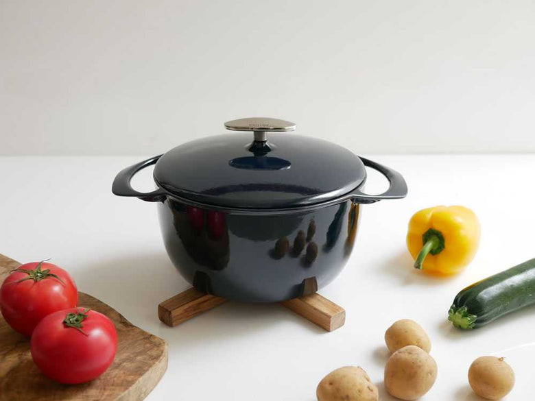 【UNILLOY/ユニロイ】軽い鋳物ホーロー鍋