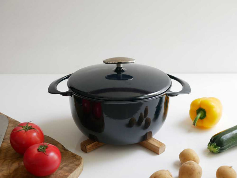 【UNILLOY/ユニロイ】軽い鋳物ホーロー鍋