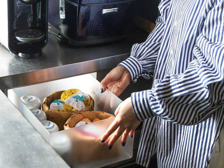 ライクイット タイディアップボックスがキッチンに設置されている