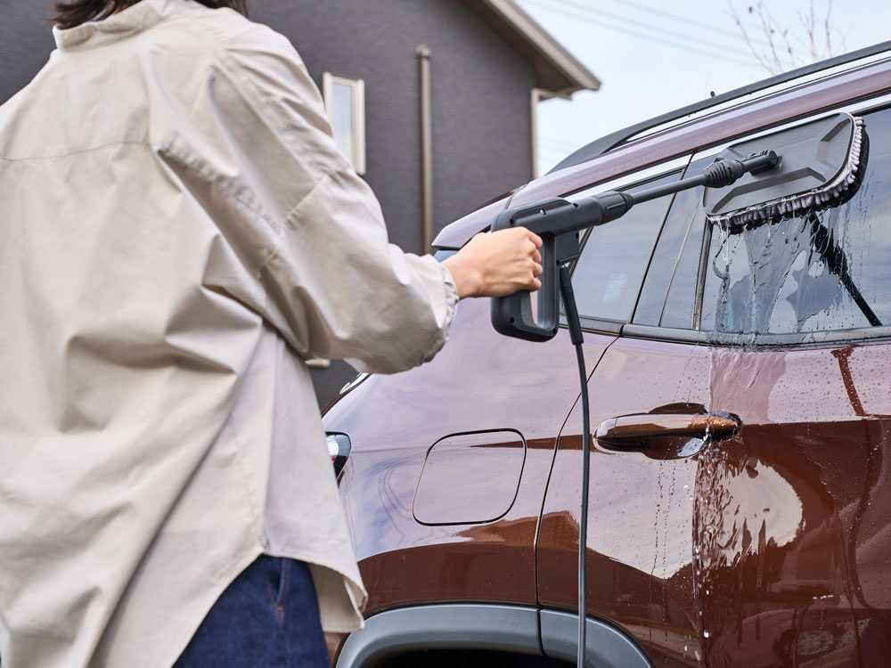 SUVの外装、ドア、ワイパー、リアミラー、キャリングラックなど