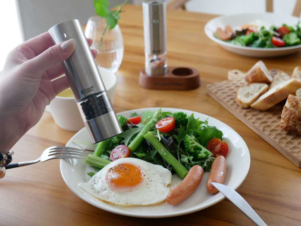 ラッセルホブス充電式ミルソルト＆ペッパーミニ本体とスタンド