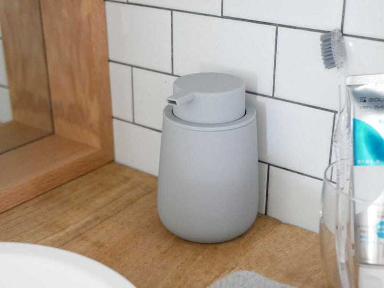 【shesay/シセイ】プッシュしやすい マットな質感のソープディスペンサー