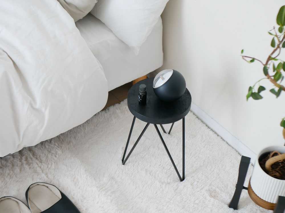 ポッシュリビング オールブラックのサークルスタンド