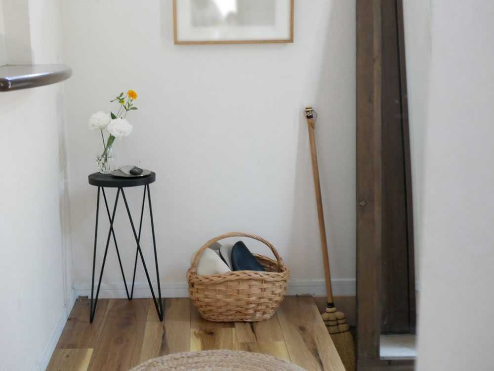 ポッシュリビング オールブラックサークルスタンド