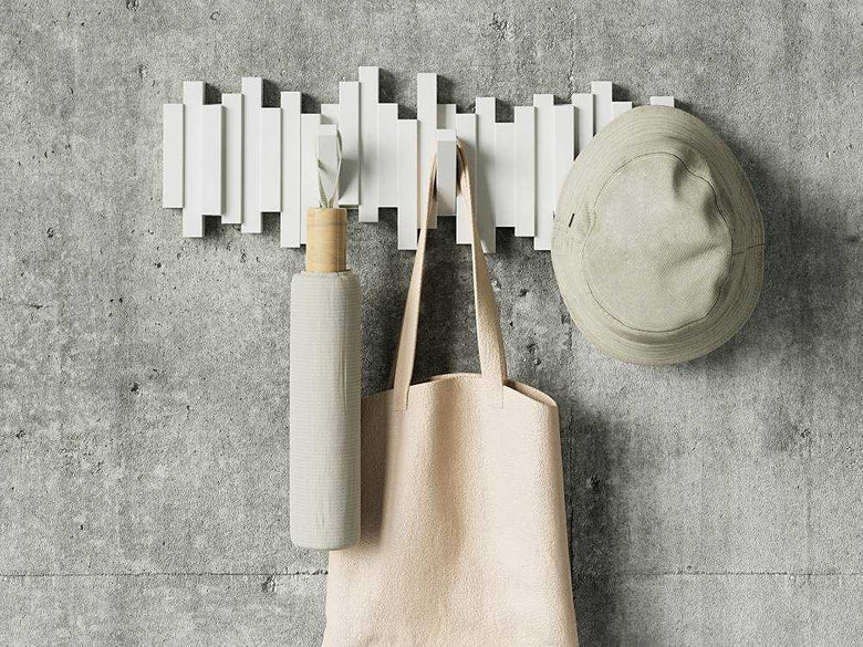 Umbraスティックマルチフック、複数のフックが配置された壁掛けタイプ