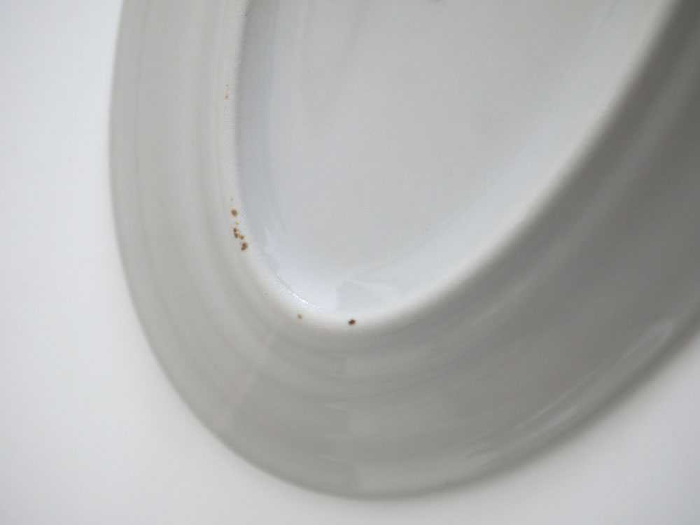 サタルニア「チボリ」デザインの白磁プレート