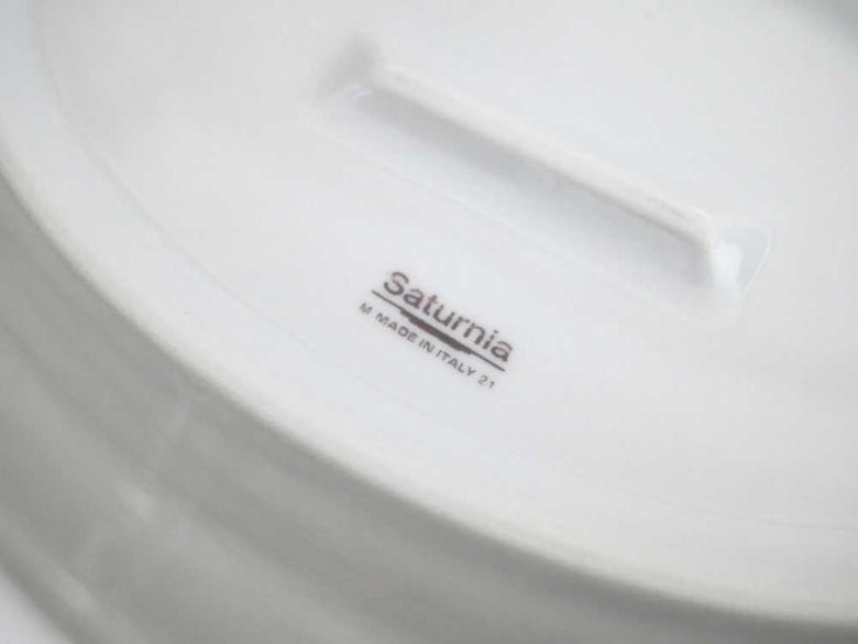 サタルニアの白いオーバル磁器プレート
