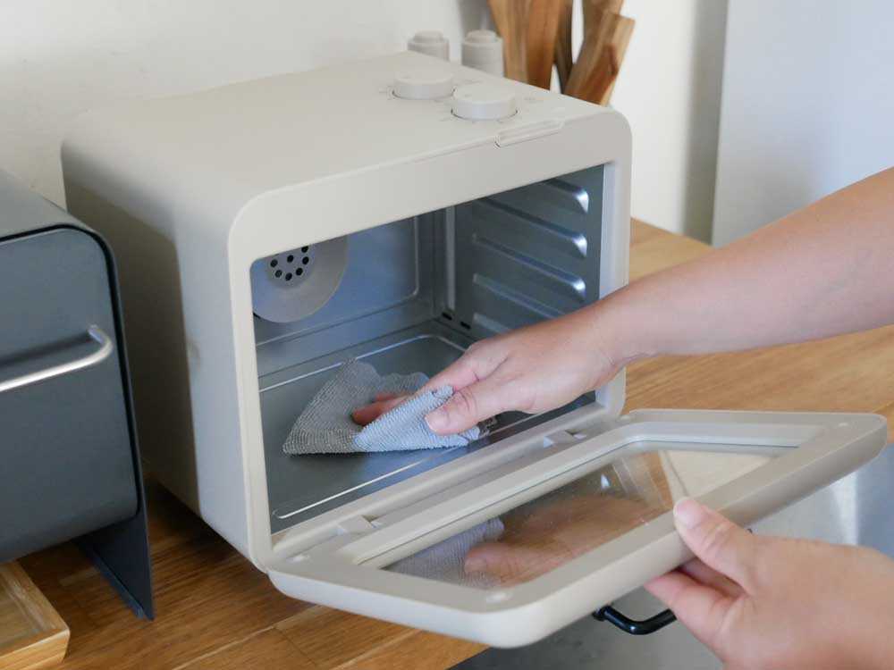 クリームホワイトのドライフード＆ヨーグルトメーカー本体