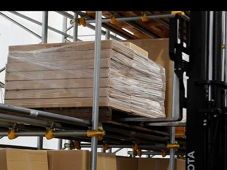 rootisのステンレス製家電下スライドテーブル