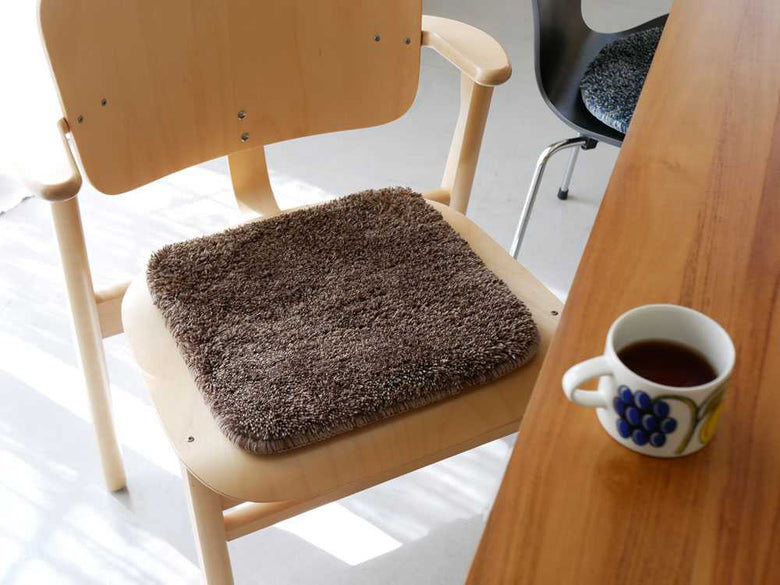 【＆NE/アンドエヌイー】洗える低反発シャギーチェアパッド
