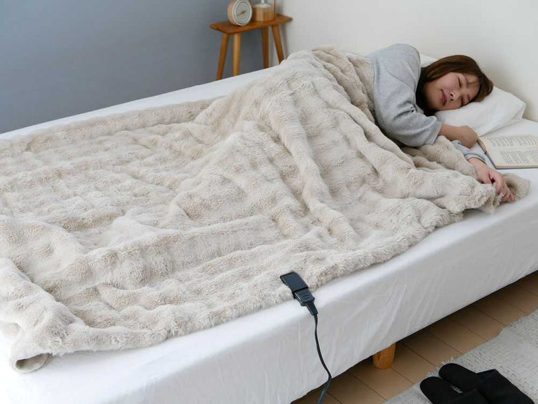 【QUADS/クワッズ】ずっと触れたくなる掛敷両用電気毛布 toron（トロン）