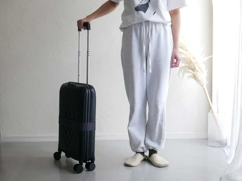 【Rollink/ローリンク】折りたためる軽量4輪スーツケース 《スリッパ付き - HinataLife特別セット》の仕様シーン2
