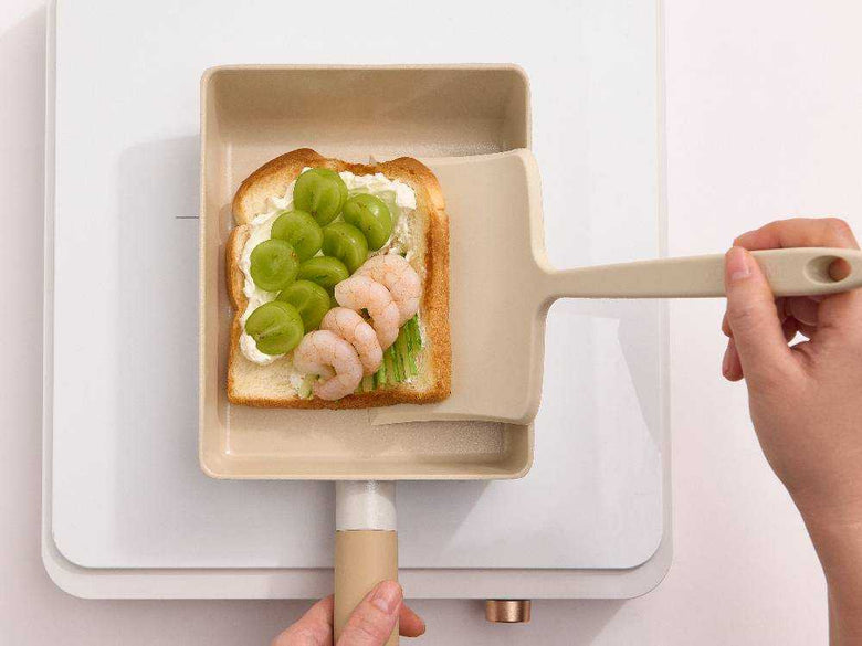 【TRUECOOK/トゥルークック】エッグパン＆フライ返しセット レギュラー ベージュの仕様シーン5