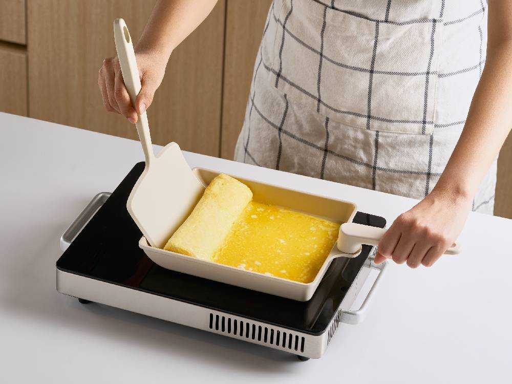 【TRUECOOK/トゥルークック】エッグパン＆フライ返しセット ラージ / ベージュの仕様シーン17