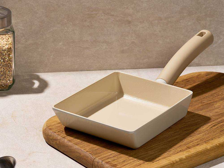 【TRUECOOK/トゥルークック】エッグパン＆フライ返しセット レギュラー ベージュの仕様シーン27