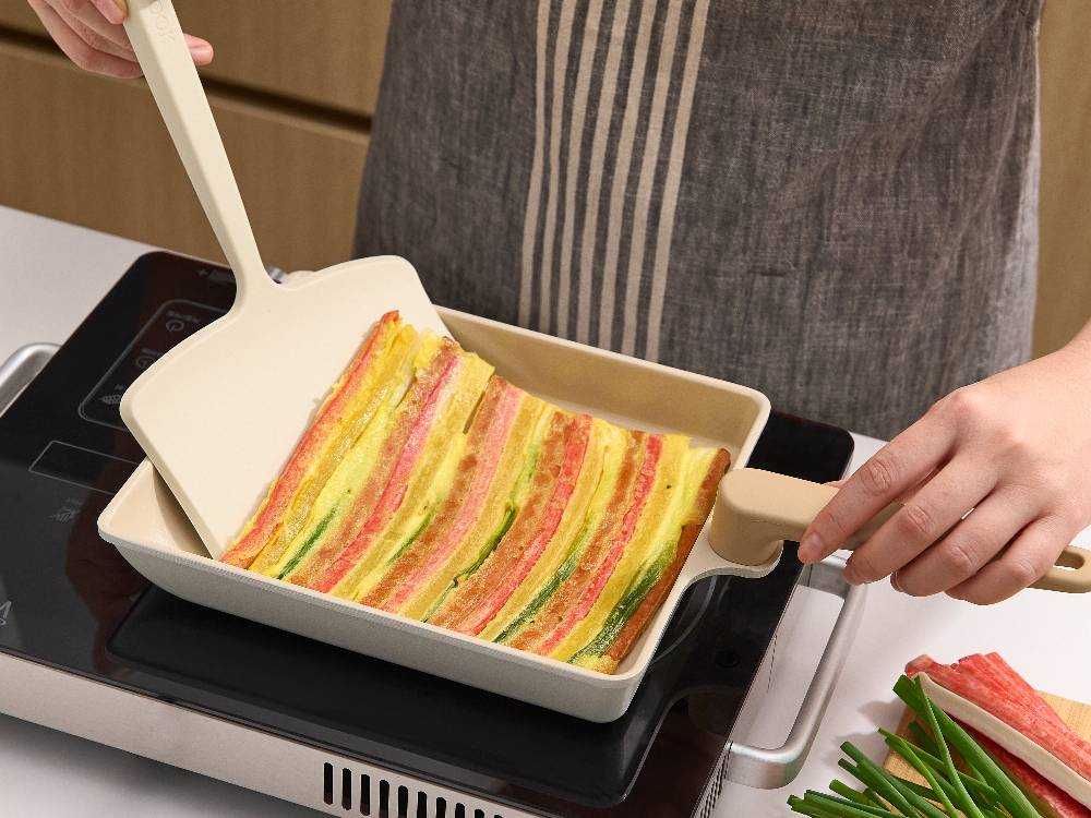 【TRUECOOK/トゥルークック】エッグパン＆フライ返しセット ラージ / ベージュの仕様シーン18