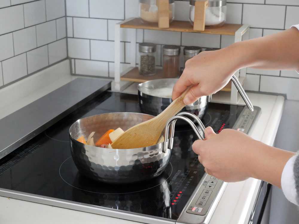 【彩式】持ちやすさにこだわった雪平鍋