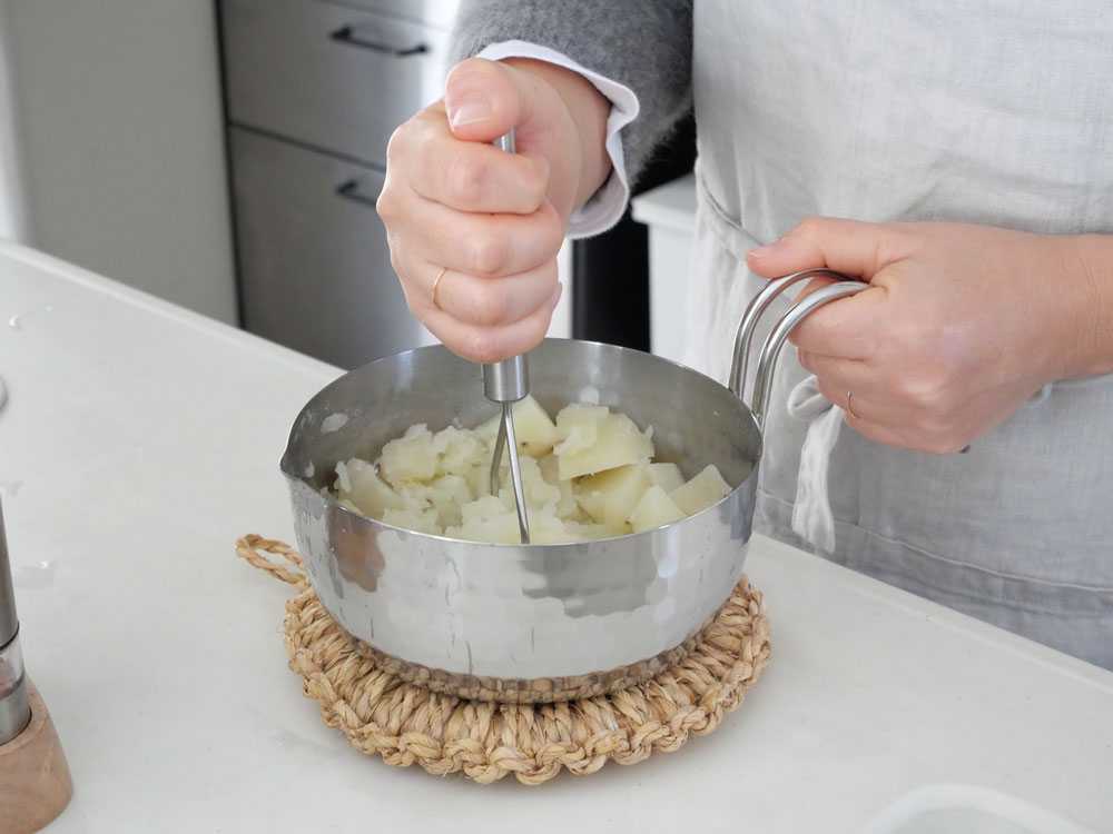 【彩式】持ちやすさにこだわった雪平鍋