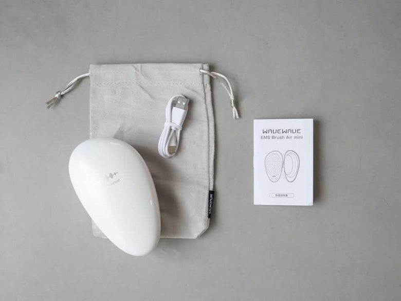【WAVEWAVE】 頭皮＆髪ケアEMSコンパクトブラシ