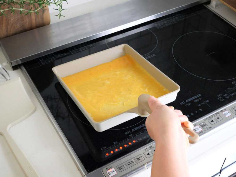 【TRUECOOK/トゥルークック】エッグパン＆フライ返しセット レギュラー ベージュの仕様シーン2