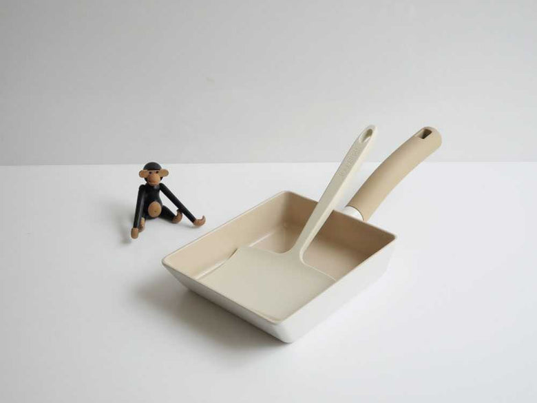 【TRUECOOK/トゥルークック】エッグパン＆フライ返しセット ラージ / ベージュの仕様シーン11