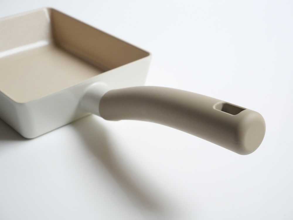 【TRUECOOK/トゥルークック】エッグパン＆フライ返しセット レギュラー ベージュの仕様シーン12