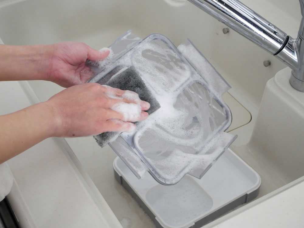 【CB JAPAN/シービージャパン】薄型弁当箱 抗菌フードマン + ケース + 箸 3点セットの仕様シーン5