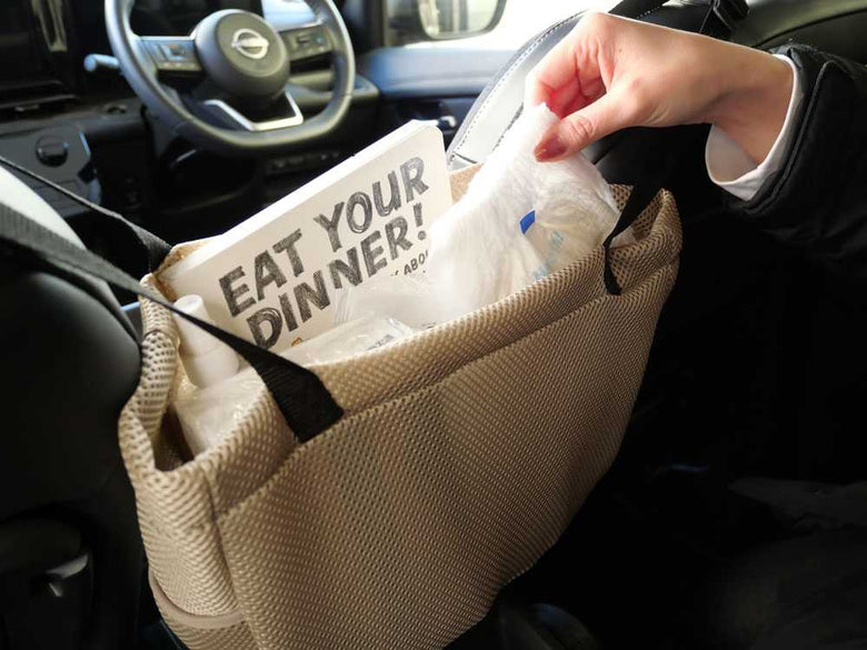 浮かせて便利な車の収納メッシュポーチ・ホルダー