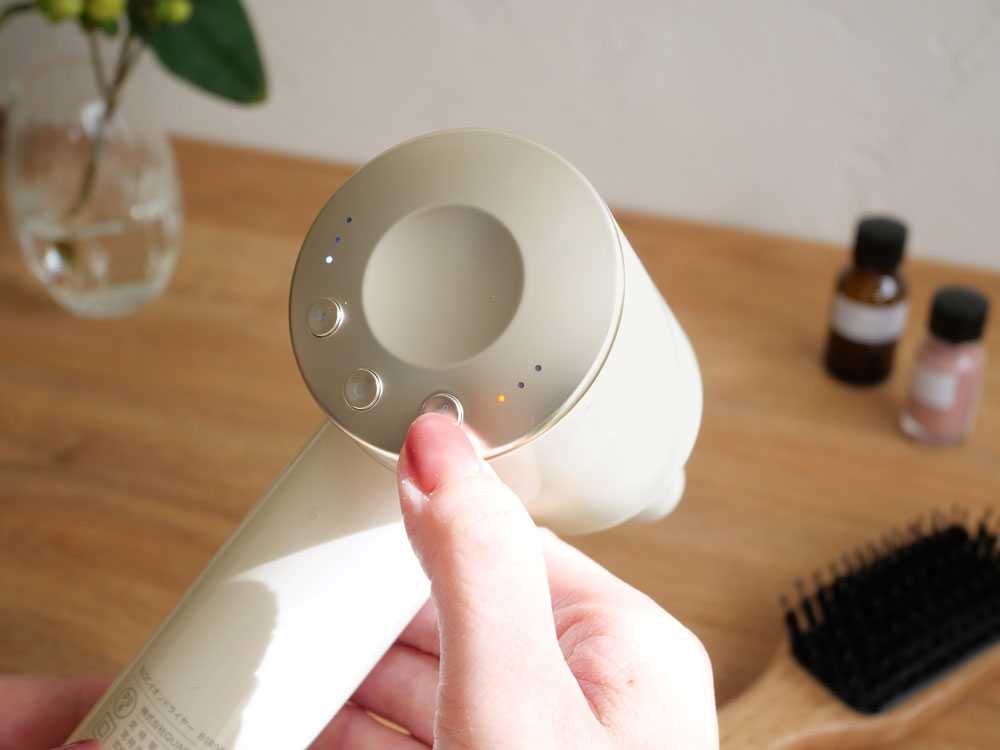 【QUADS】大風量コンパクトイオンドライヤー　BISARAmini