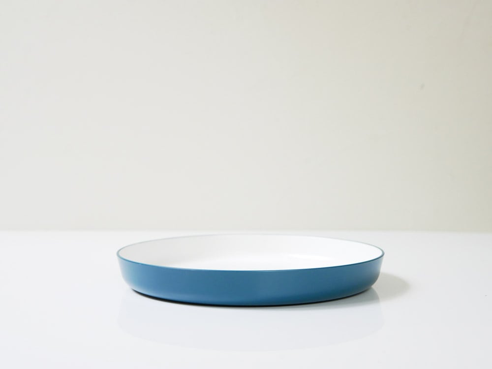 タックのキッズディッシュプレートに果物が盛られた商品画像