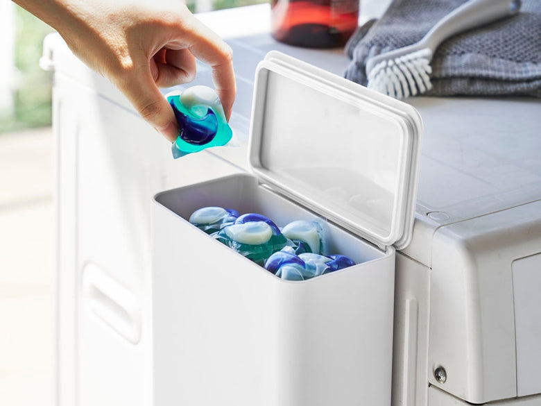 ヤマザキのタワー型マグネット洗剤ボールストッカー