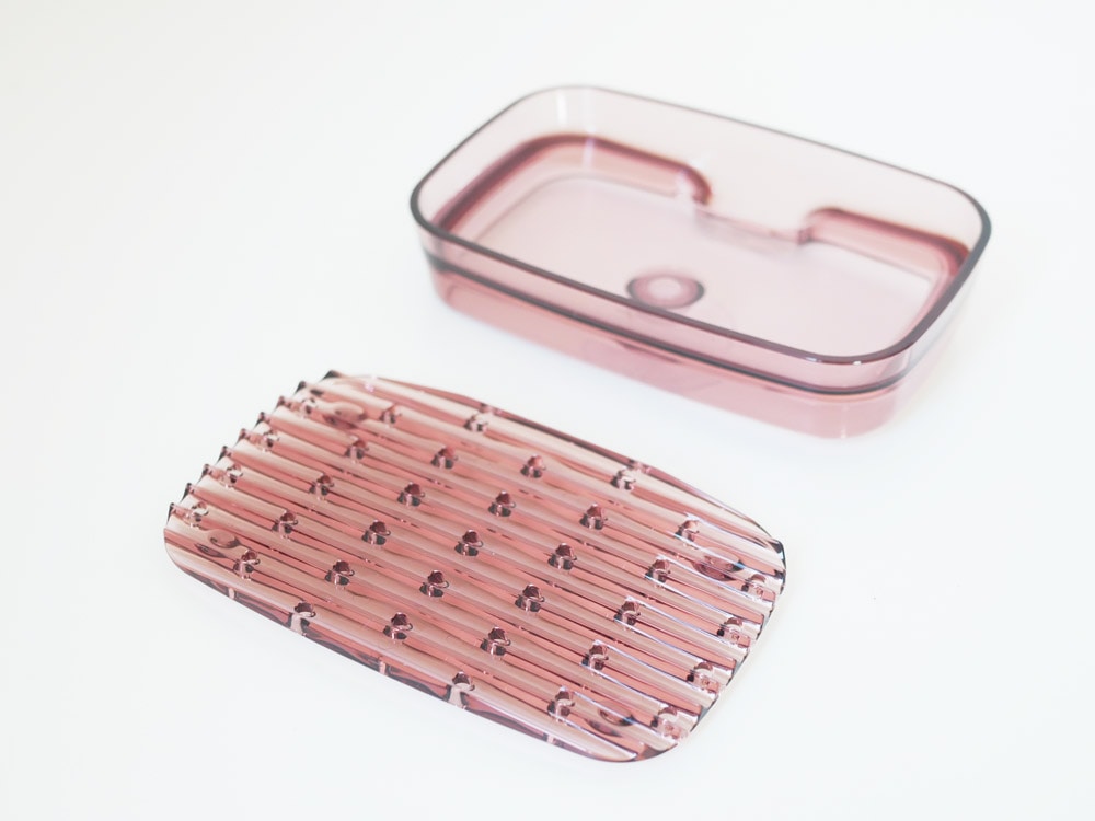 ピンク色のキッチン用シンクキャディ