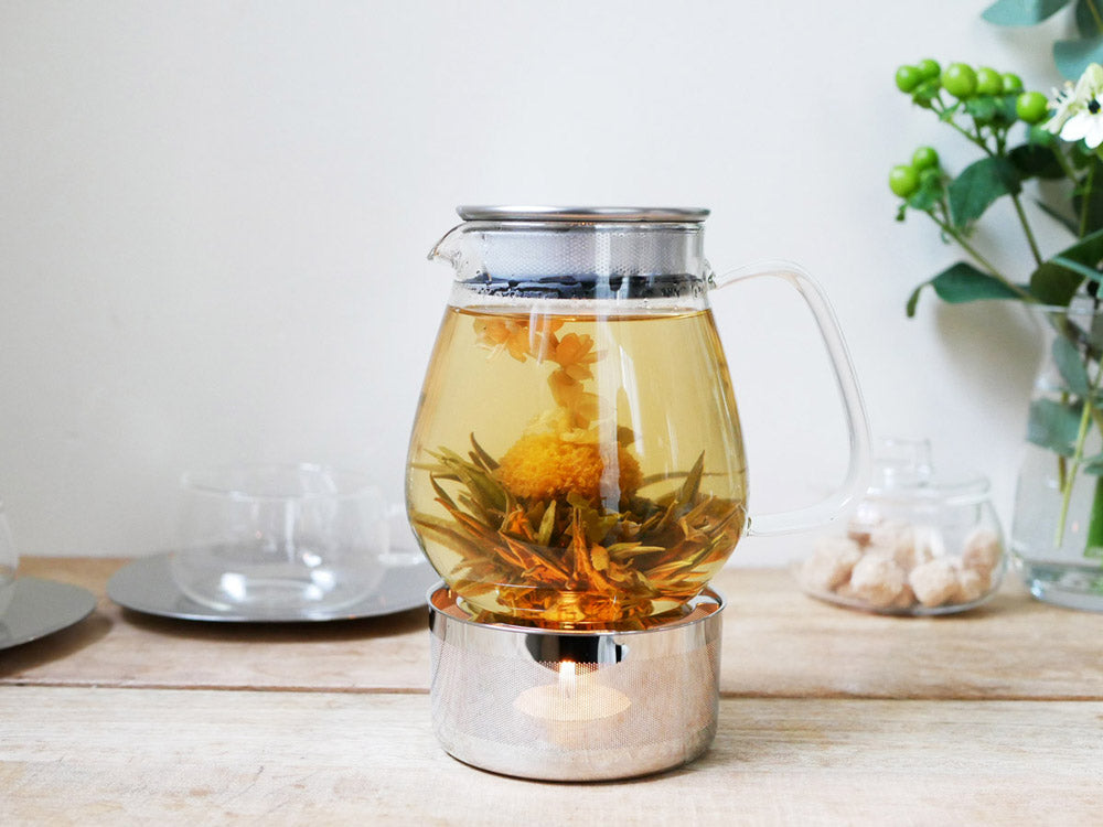 KINTOのワンタッチティーポットで開く花茶