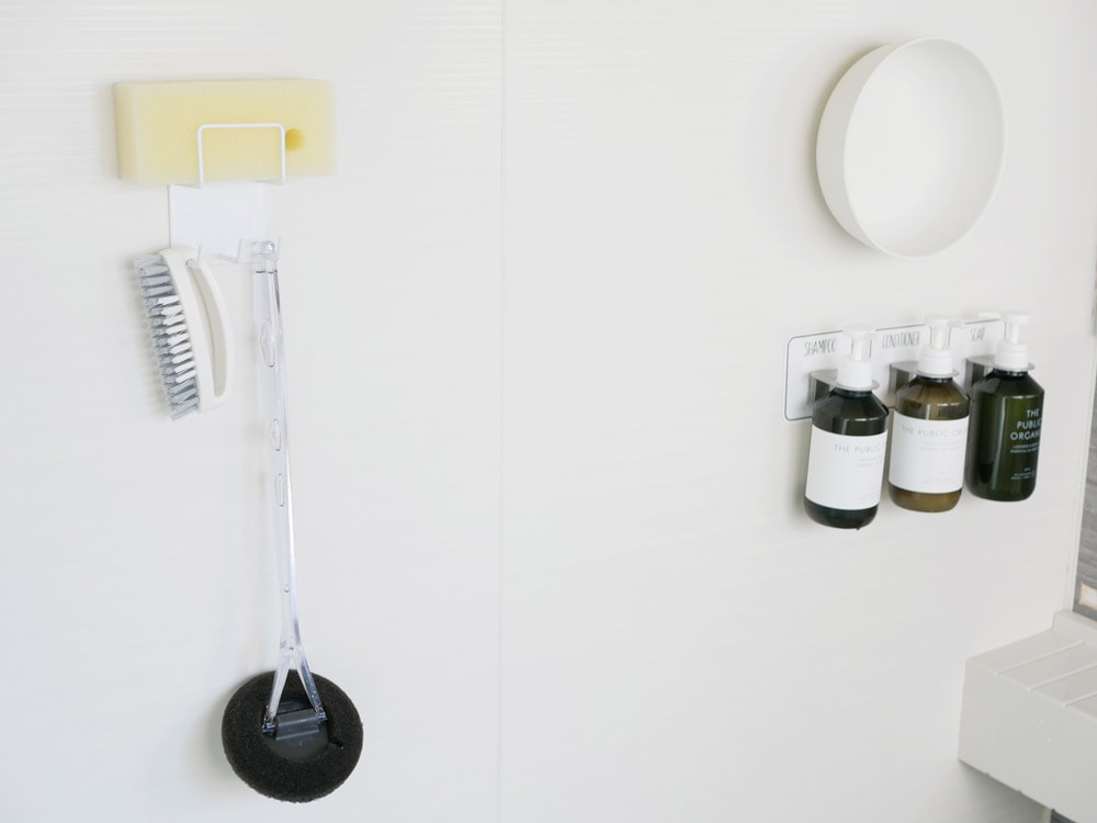 マグネット式バスルームクリーニングツールホルダー