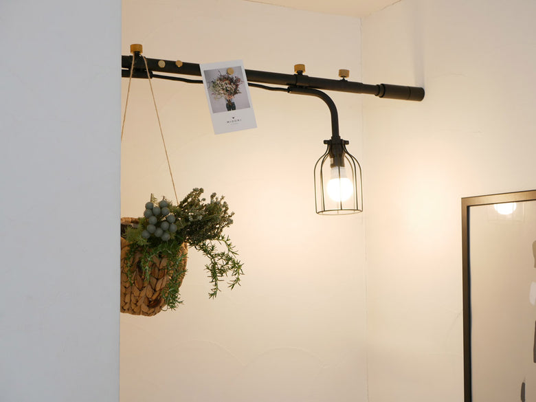 ドローアラインの天井取り付け用アイアン製照明器具