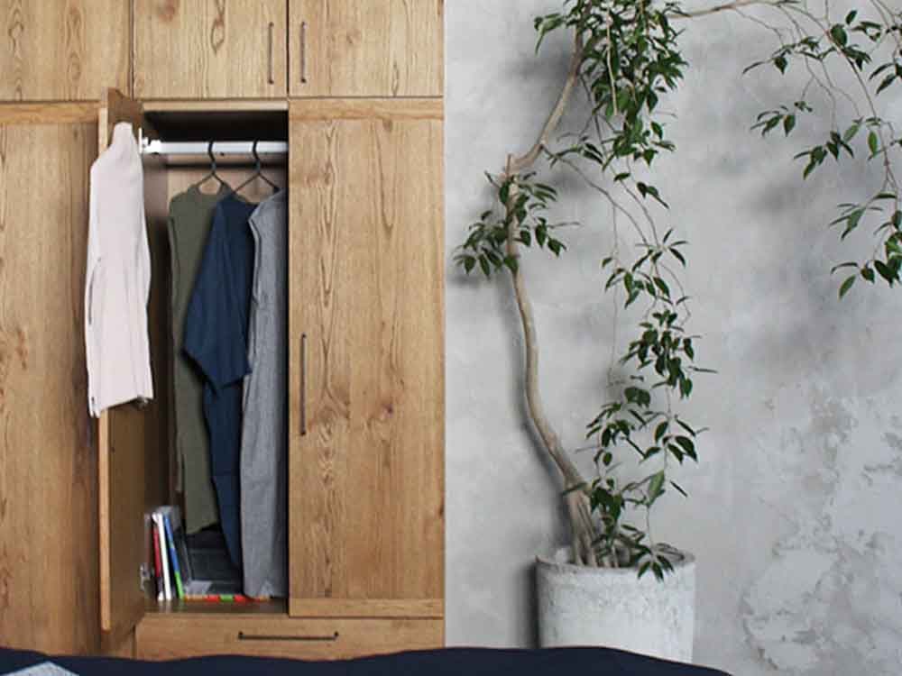 可動棚付きオーク無垢の2ドアワードローブ