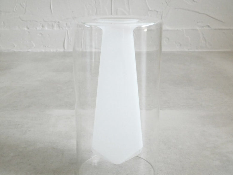 ポッシュリビングの透明ガラス製フロートベース、直径8cm、高さ15cm