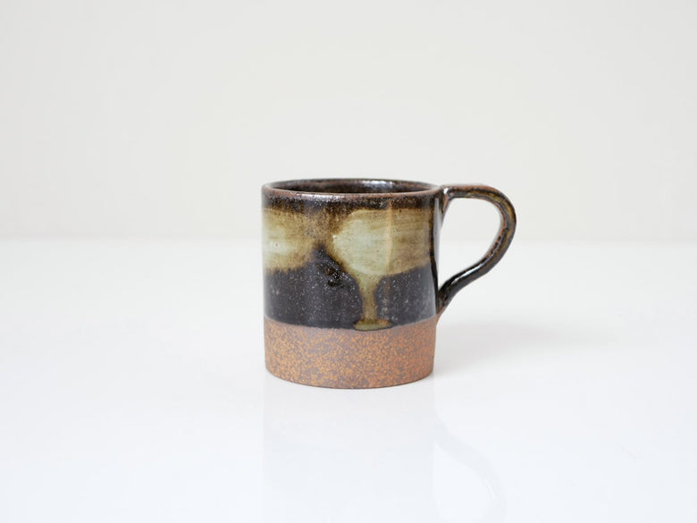 アデペシュのブラウン美濃焼マグカップ