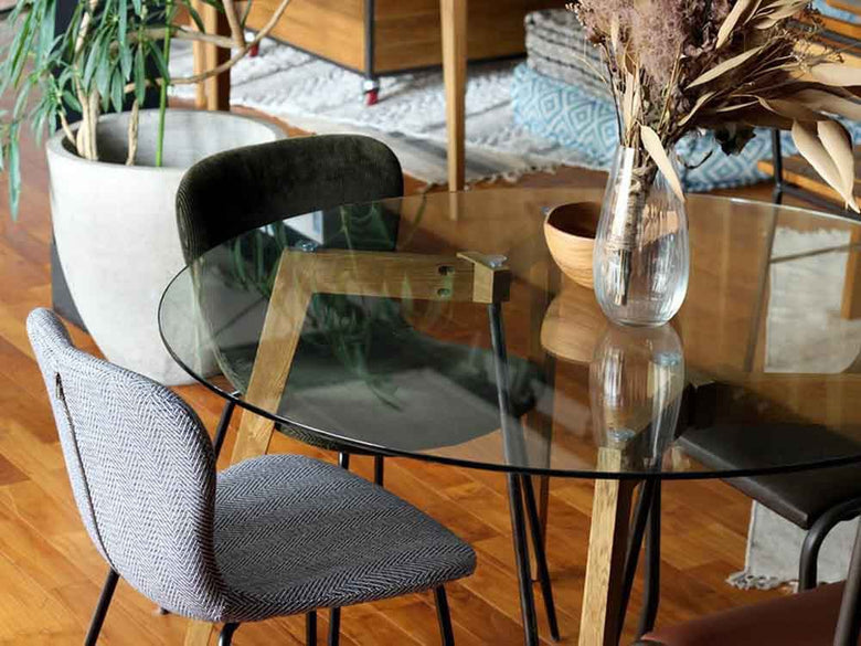 オーク無垢材と生ガラスのデザインテーブル