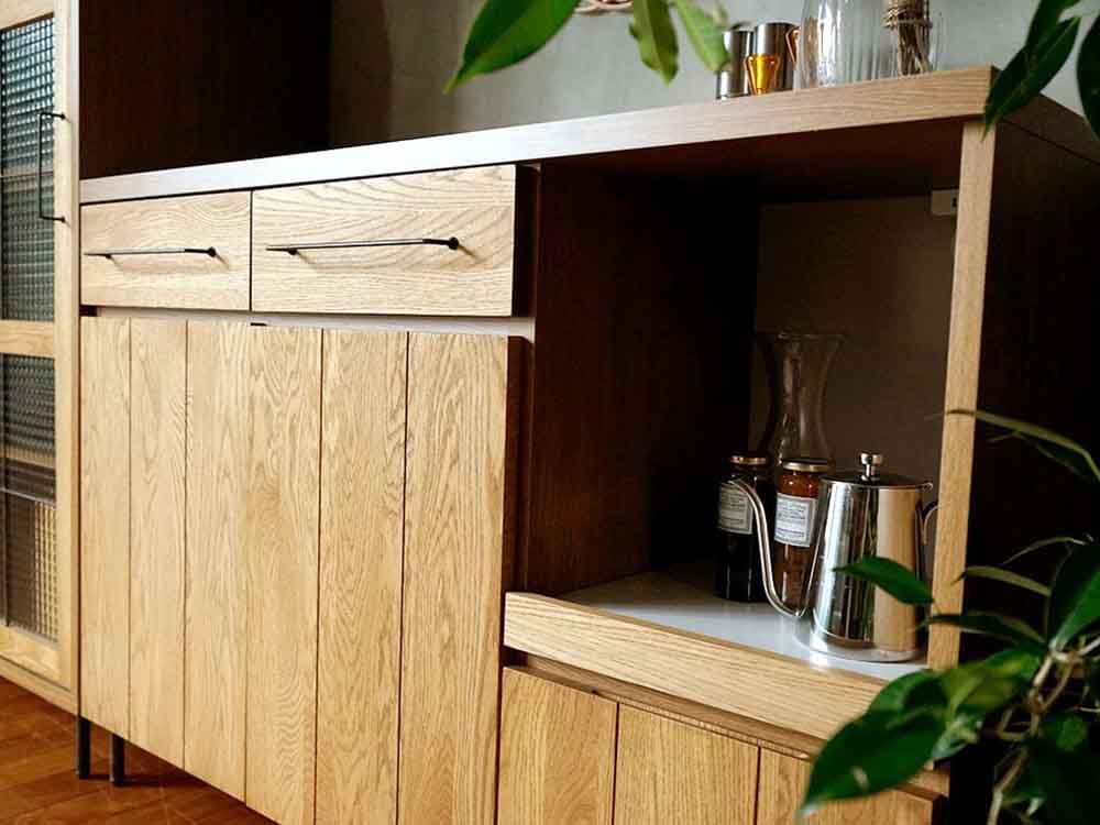 アデペシュの木製カウンターボード