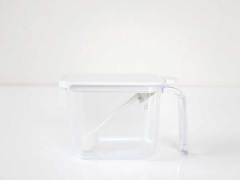 マーナのプラスチック調味料ポットと蓋