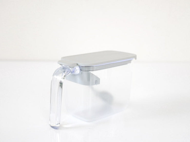 MARNAのプラスチック調味料ポットと蓋