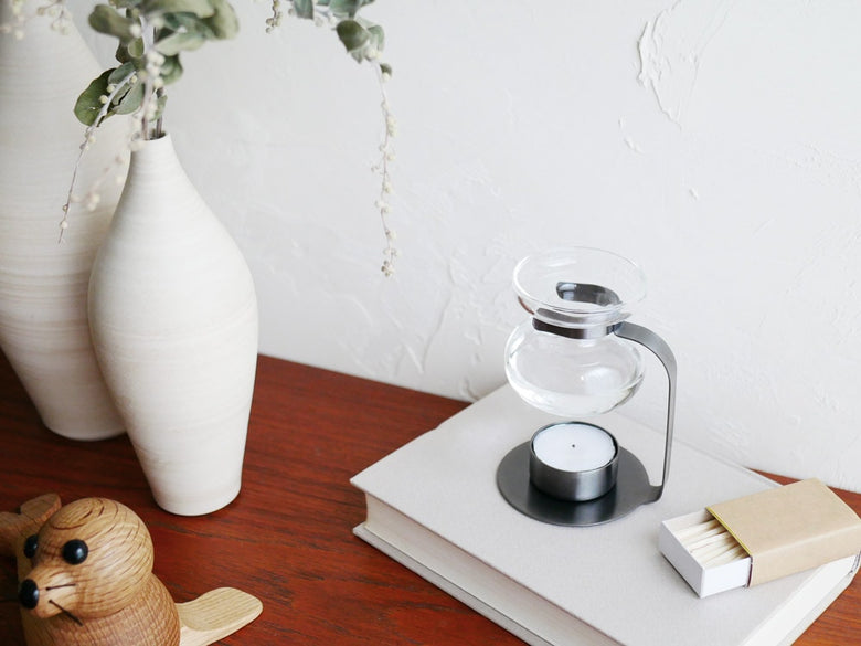 キントーのアロマオイルウォーマーと陶器カップのセット