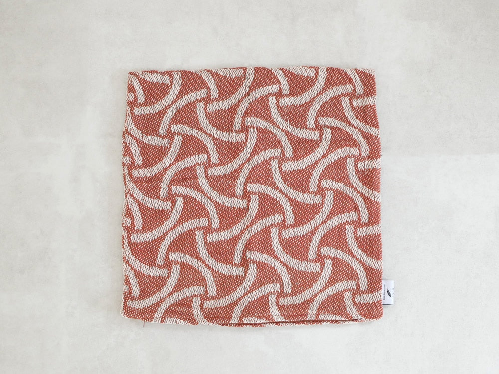 ポッシュリビングのブラウン模様ウールクッションカバー