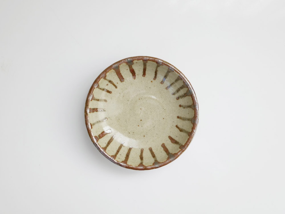 アデペシュ手作り陶器の豆皿