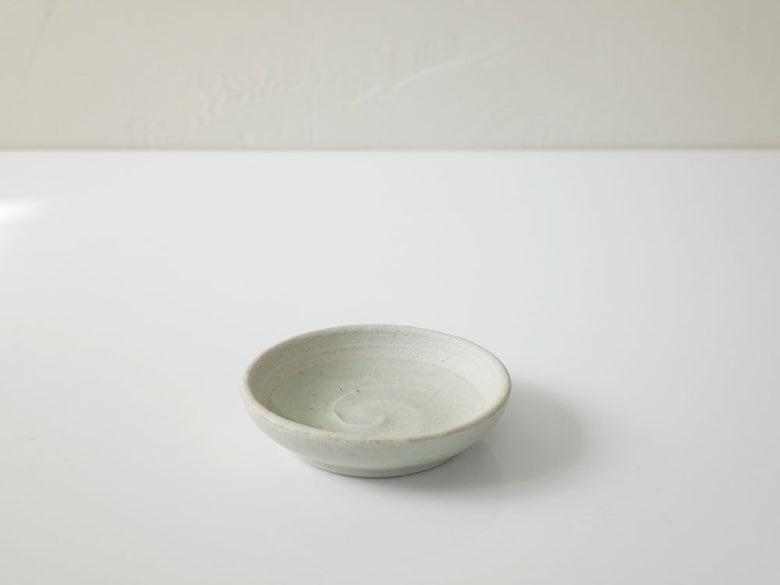 アデペシュブランドのOTOHA陶器豆皿