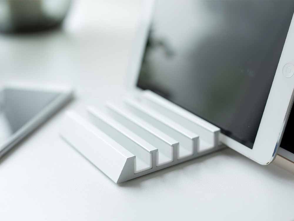 YAMAZAKI Tower製タワー型タブレットスタンド